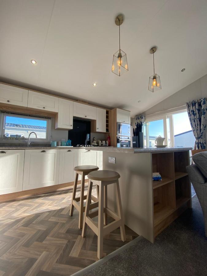 Sea View Beach Lodge Trecco Bay 3 Bedroom Porthcawl Exterior photo